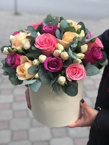 Цветочная композиция из Розы в шляпной коробке в Сулее