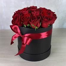 Цветочная композиция из Розы в шляпной коробке в Сулее